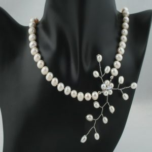 Pearl Floral Necklace
