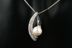Romance Collection Pearl Pendant