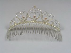 Heart Design Pearl & Crystal Comb