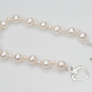 Heart Clasp Pearl Bracelet