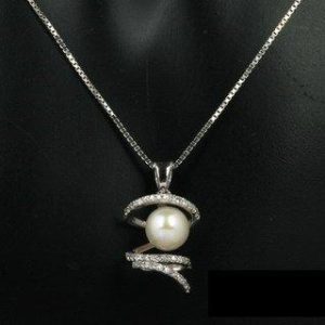 Designer Round Pearl Pendant