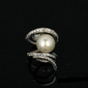 Designer Round Pearl Pendant